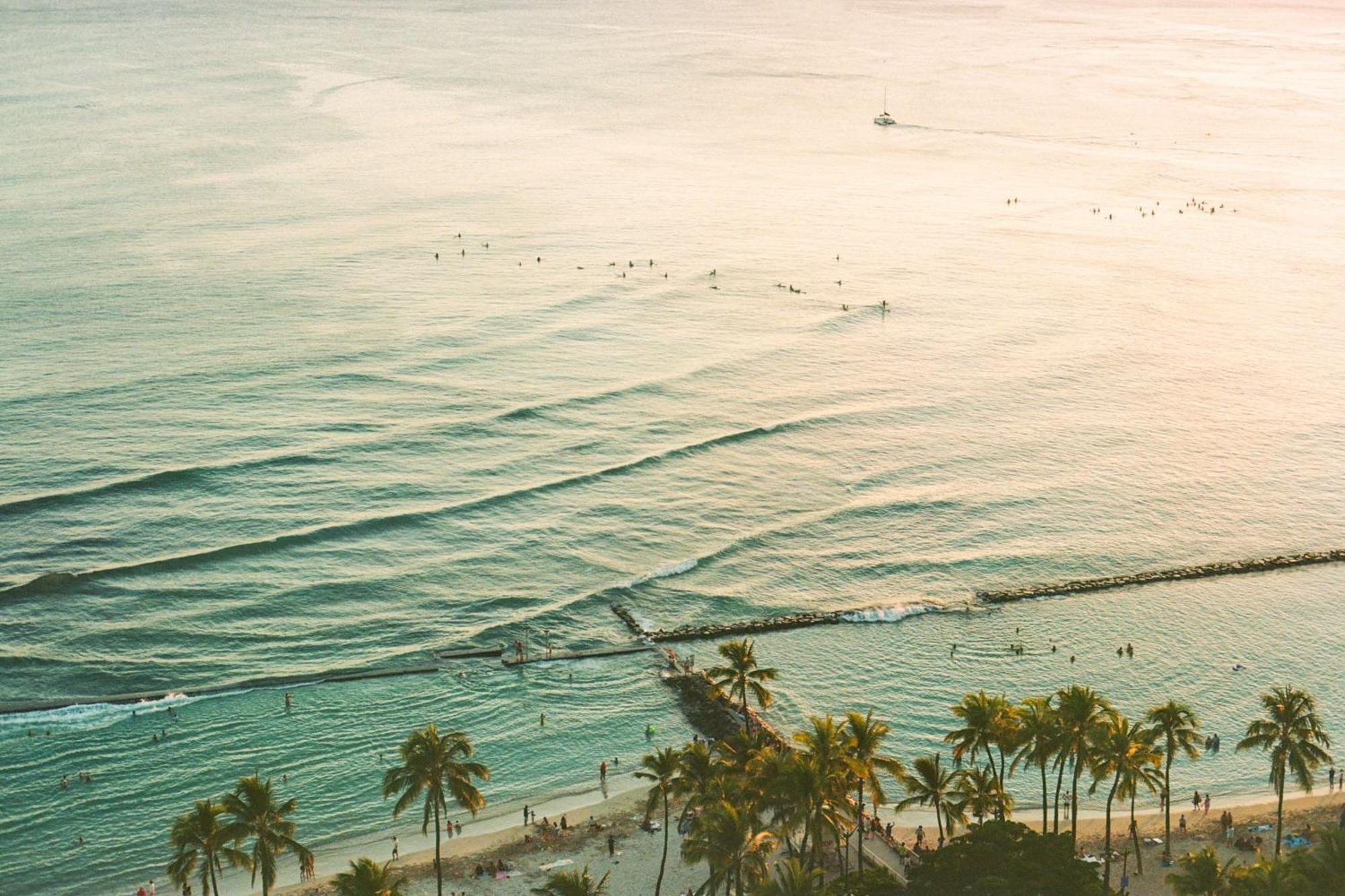 Waikiki Beach Marriott Resort & Spa Honolulu Exterior photo
