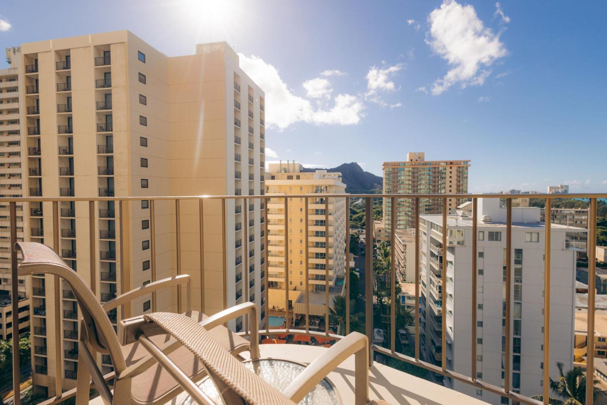 Waikiki Beach Marriott Resort & Spa Honolulu Exterior photo